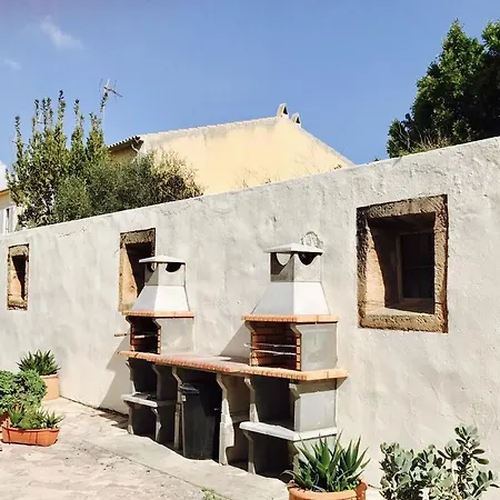 Juvenil New Age Hostel